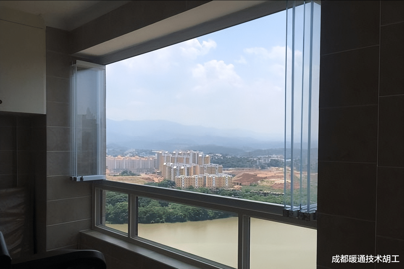 装修封窗越来越多的人选择断桥铝,相比塑钢门窗有哪些优势呢?