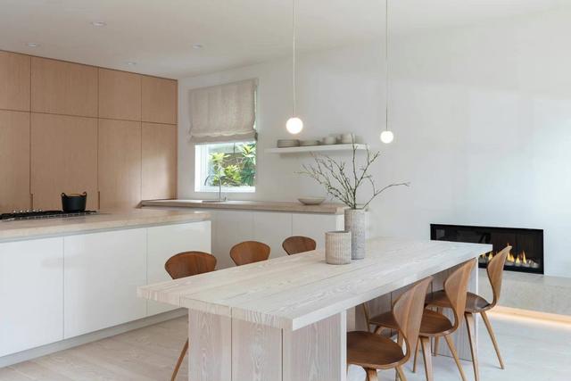 简单生活简单过,白色与温润原木色组合,素雅简洁令生活更轻松