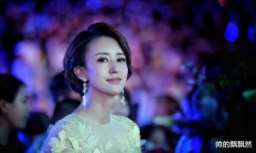 潘粤明|央视主持张蕾:嫁大20岁矿业大亨,婚后生一子,一家三口其乐融融