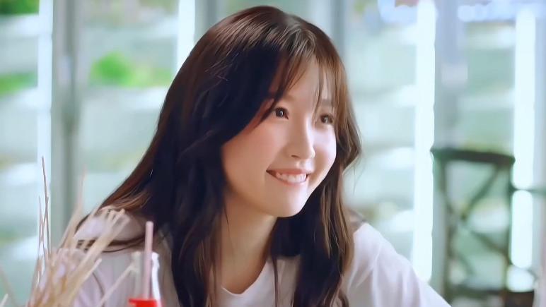 王菲|“傻白甜”别硬演，有人可爱又活泼，有人五官乱飞隔着屏幕都尴尬