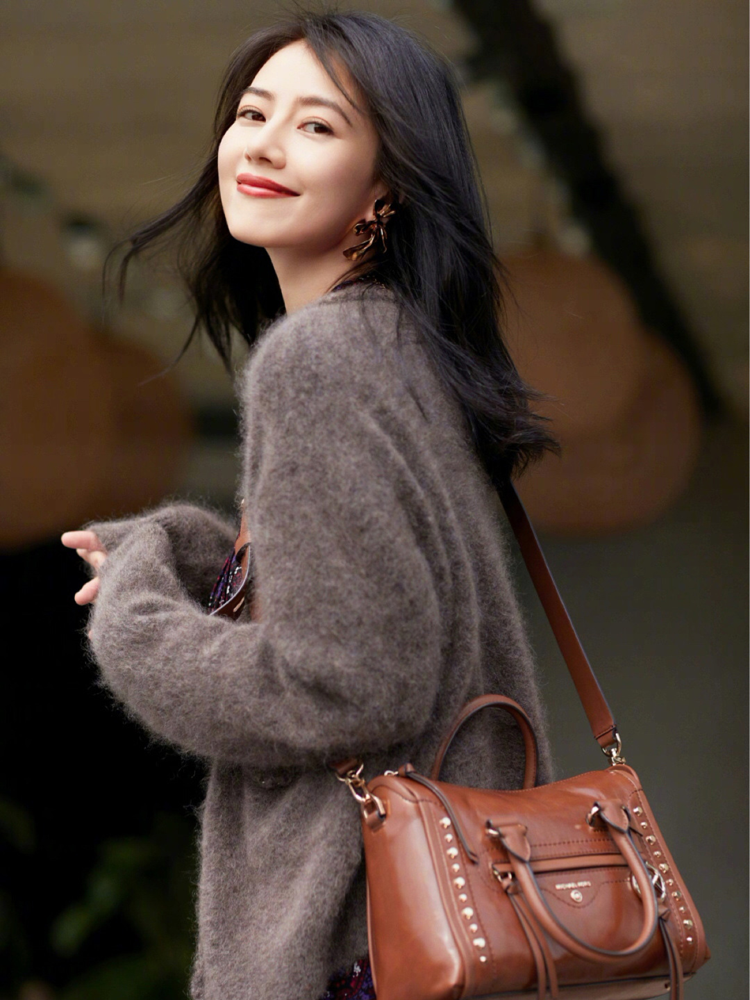 淡妆 40+高圆圆女神氛围感淡妆绝了！6点妆容技巧！让你减龄又气质 。