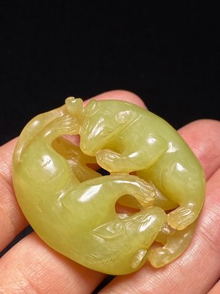 和田玉籽料|清 和田玉籽料 黄玉 子母兽 把件 挂件