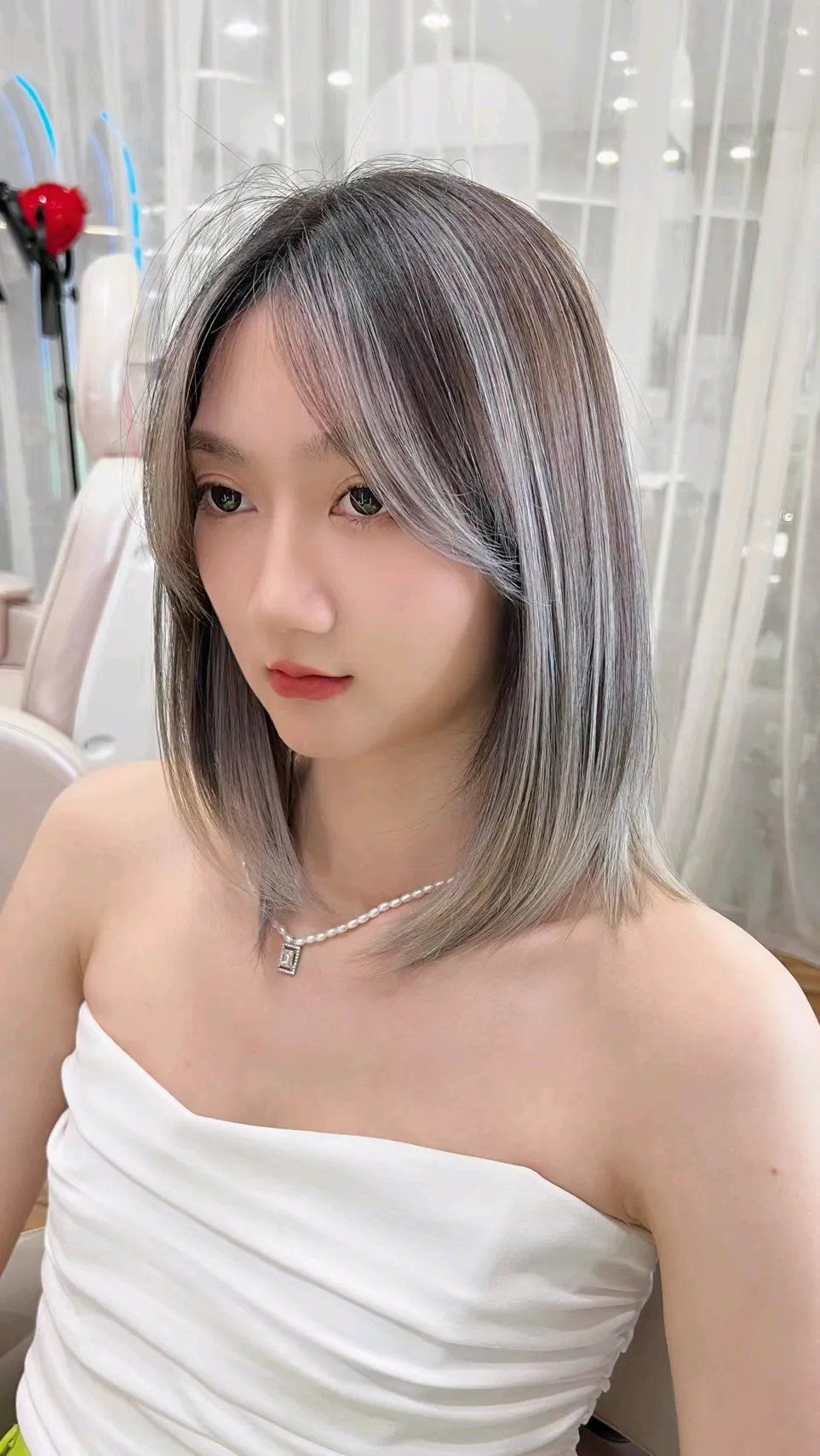 发型 今秋流行发型17款，高颜值真时尚，看完都想试一试