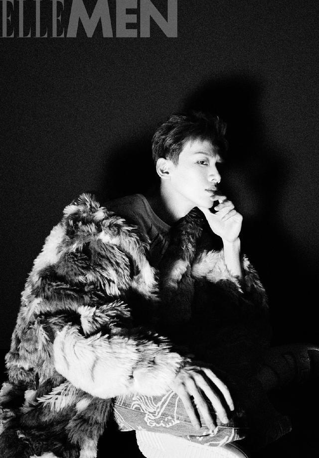 白敬亭|白敬亭登ELLEMEN十月刊封面，生日当天完成五大男刊全满贯，太酷