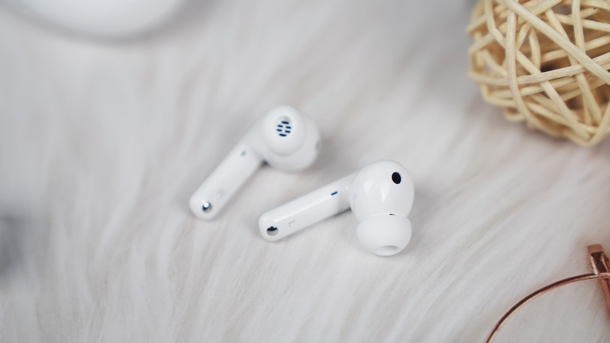 华为荣耀|32小时长续航+10mm大尺寸单元,荣耀Earbuds 3i上手体验