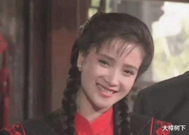 何晴|“内地第一古典美女”何晴:与刘威相恋5年却爱上许亚军,55岁仍风韵犹存