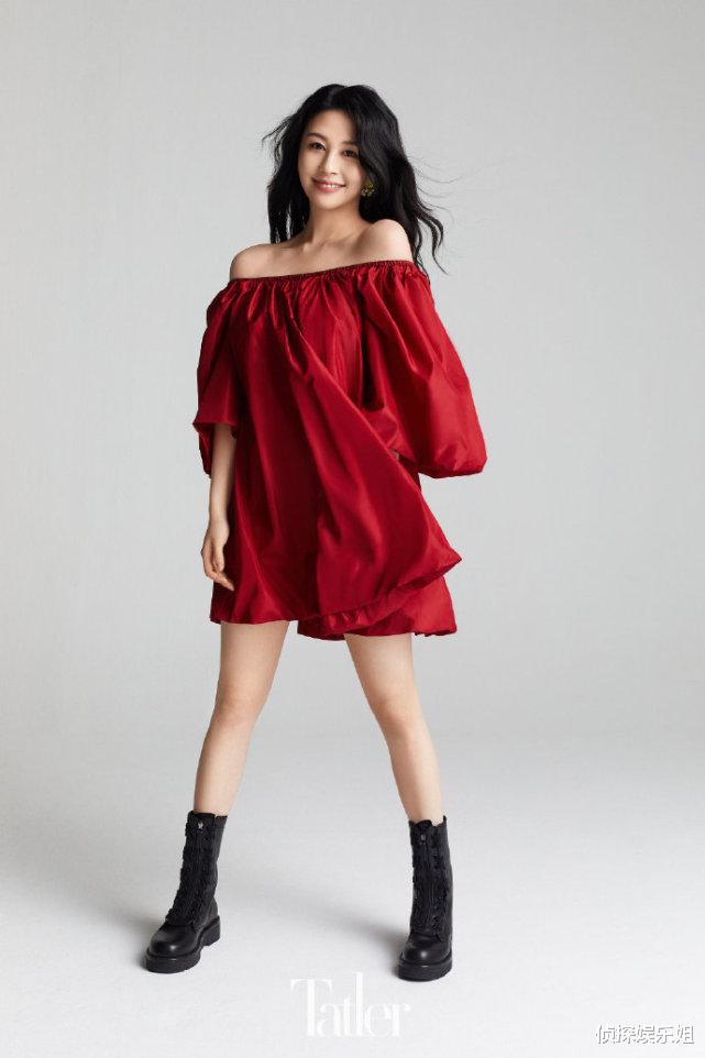 女孩|张艺谋女儿和邱淑贞女儿合体登封，张末气场全开，沈月名媛范十足