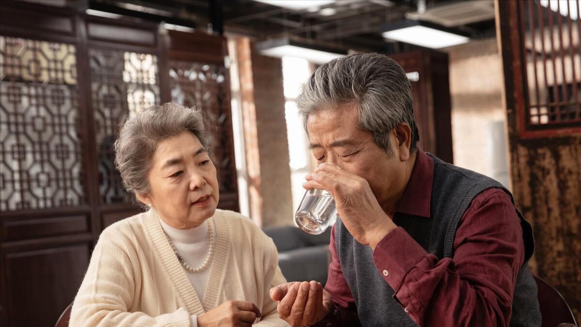 姑姑不愿借房产证，导致侄子不能来市区上学后，竟被告上了法庭