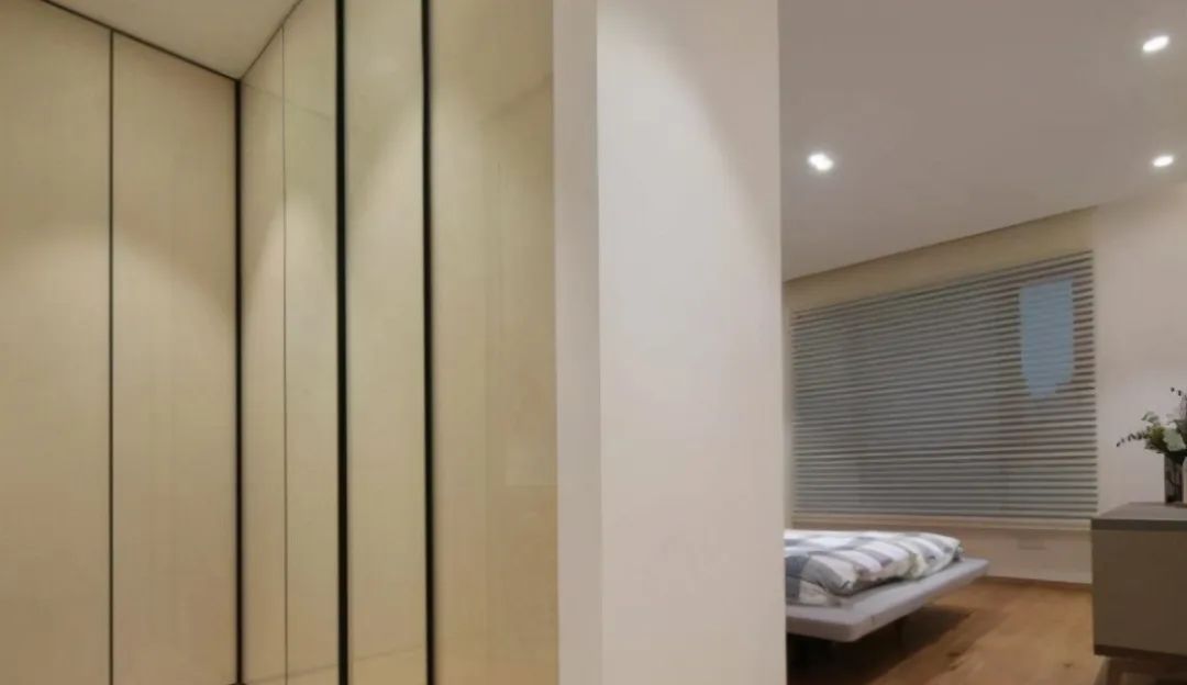 130平简却很贵的新房,进门就把人迷住了,没做电视墙也很漂亮