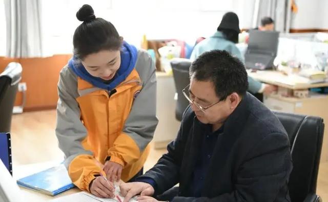 “取消一门学科”大投票，英语仅排在第三名，榜首让人有些意外