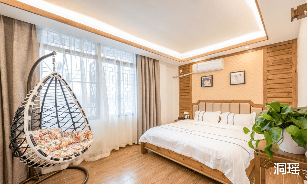 |非夫妻出门旅游,酒店能住一个房间吗?前台小妹:注意5点