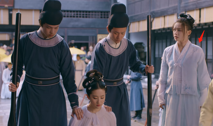 林允|《梦华录》:拉低林允古韵感的,不是她的厚嘴唇,而是她的直角肩