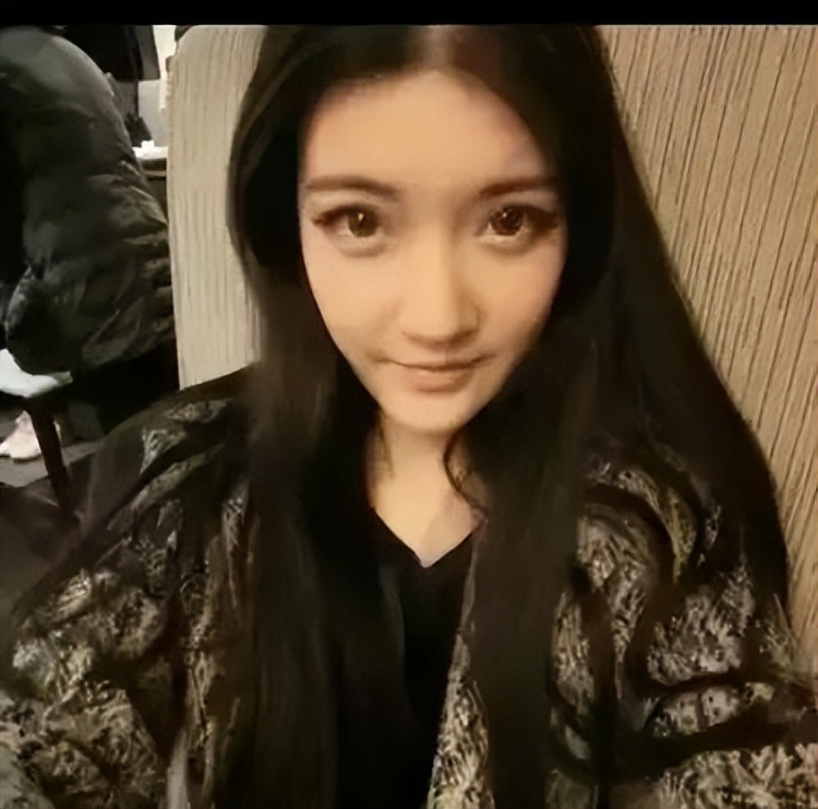 鹿晗|鹿晗的高中初吻给了她，追了3年才追上，去当练习生后女生提分手