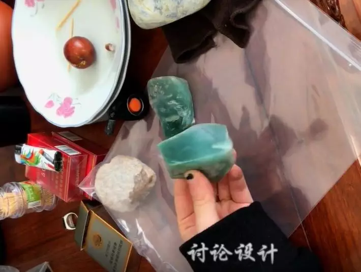 宝石|1万6买的翡翠断口料，这样设计后，价值翻了不止十倍！