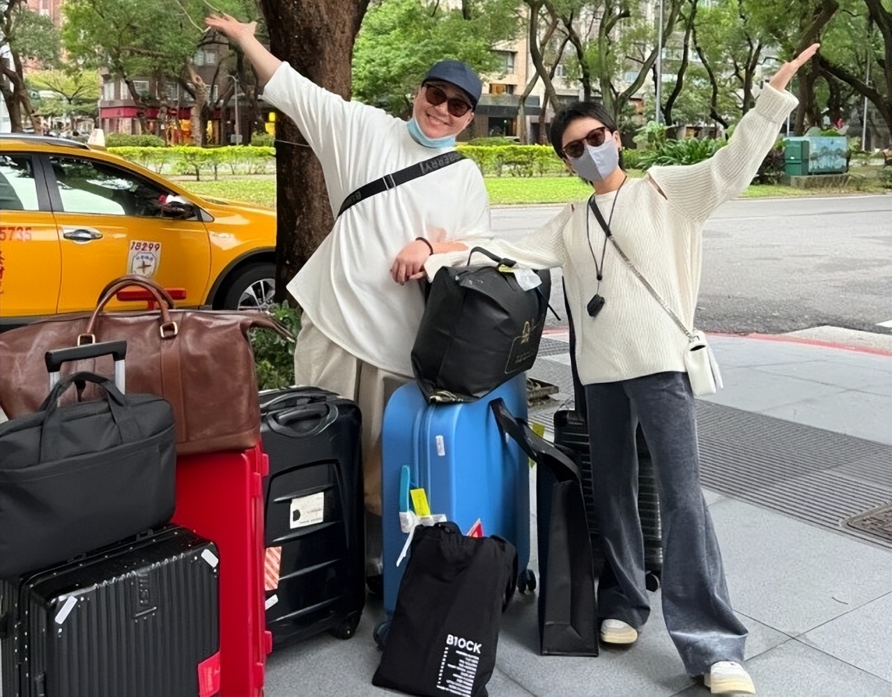 郝劭文|郝劭文携二婚妻子返台，林宁瑞与公婆隔马路比心，7岁女儿未同行