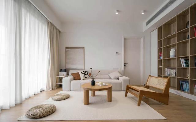 充满个性的客厅配色方案，不需要太大，但要足够别致