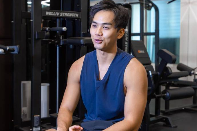 求婚|恭喜！27岁男星伍富桥求婚成功，未婚妻是相识半年的富家千金