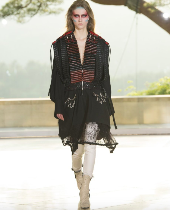 丹麦模特24寸腰不到45公斤却被LV嫌肿，偷吃早餐遭取消走秀