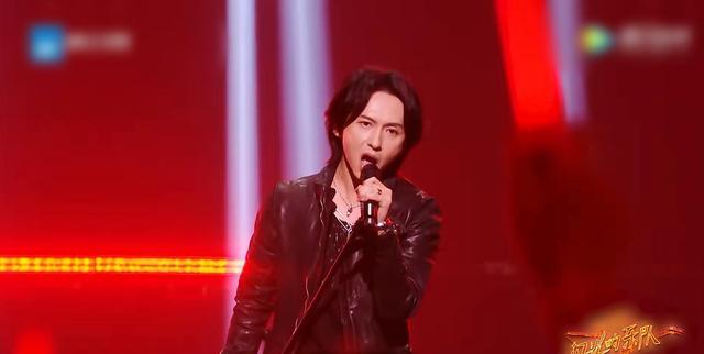 张淇|张淇带领黑豹空降《闪光的乐队》，网友评论：不能总唱《无地自容》