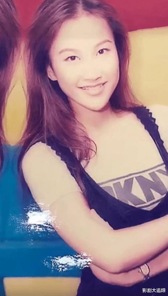 李玟|47岁李玟自曝腰围29年没变过!穿紧身衣秀好身材,翘臀长腿太惹眼