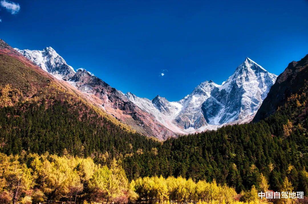 茂县|已进入最佳观赏期！亚洲最大彩林遇见雪山冰川，巴适得板！丨阿坝路书