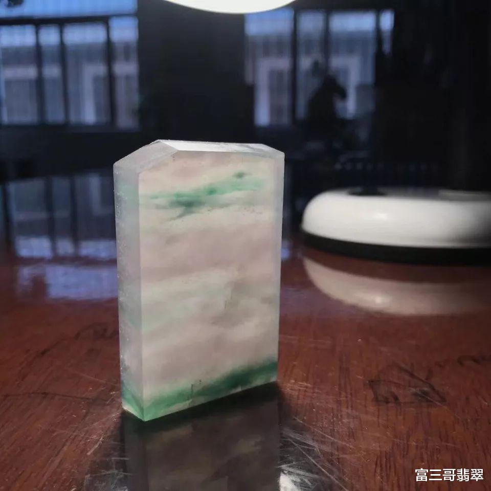 翡翠|玉赏 ▏春带彩，翡翠里最有韵味的色彩！