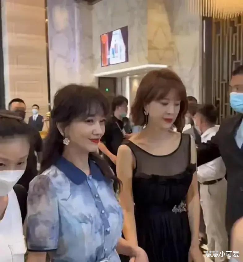 赵雅芝|中国最漂亮的女神赵雅芝,官方镜头的她,跟路人镜的她,差距也太大了吧