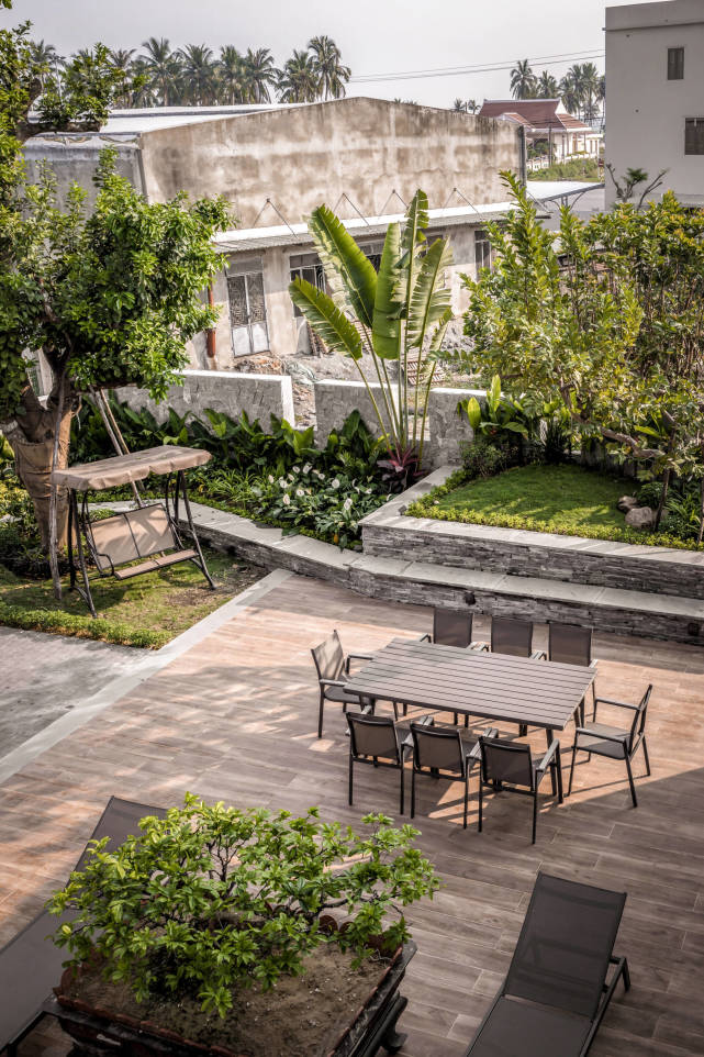 这栋750㎡豪宅，让我见识到了养老房的“天花板”，自建小型公园