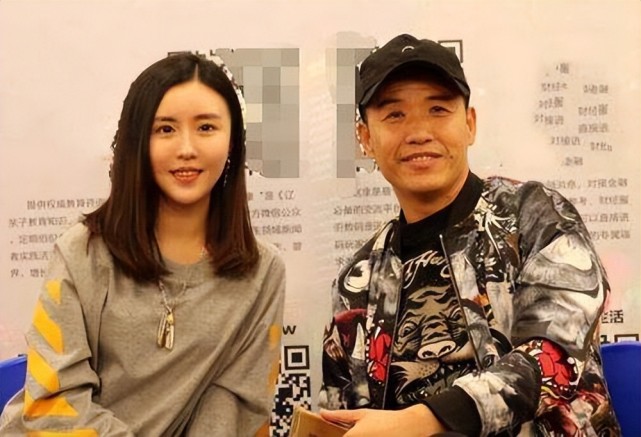 赵本山|15年前，离开赵本山的“赵四”关小平，如今住500万豪宅，开酒厂