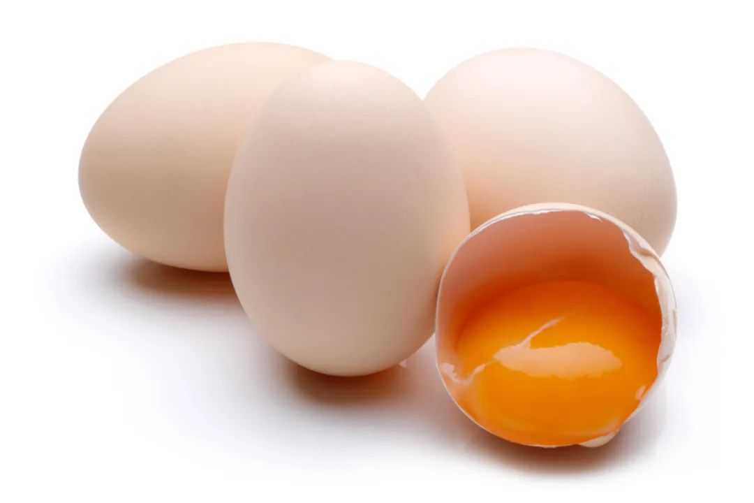 鸡蛋生吃更健康?每天只能吃一个?这些鸡蛋的迷之传说孰真孰假