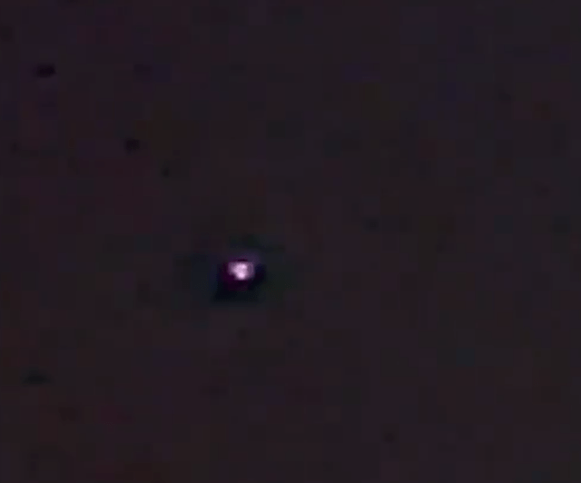 空中悬停!天空的不明发光体飞行物,球状闪电?