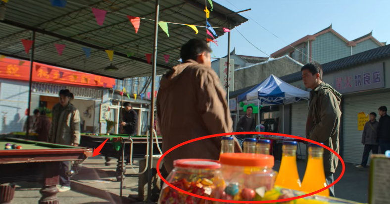 野蛮生长|用“放大镜”看《风吹半夏》被抠到的细节震撼了,比剧情还要绝