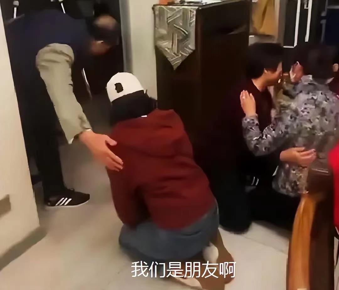 官媒评论南京打人事件:鲁某要罚,被打一家做法也欠妥!
