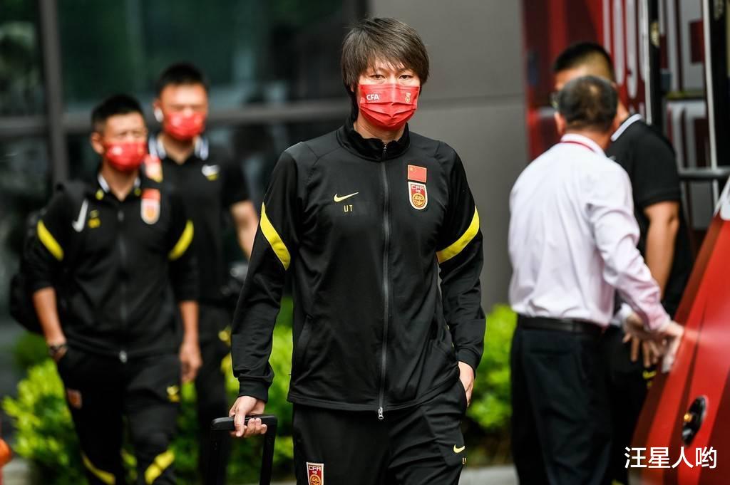 大连|大连队遭遇重创？FIFA禁止引援，多达9人或将离队，李铁有望带队