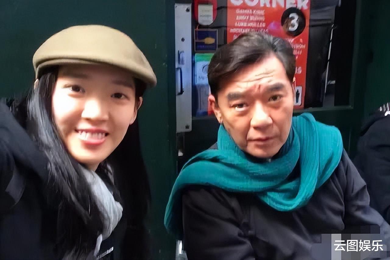 李立群|李立群女儿晒自拍庆生，32岁气质出众，与黑人初恋分手后保持单身