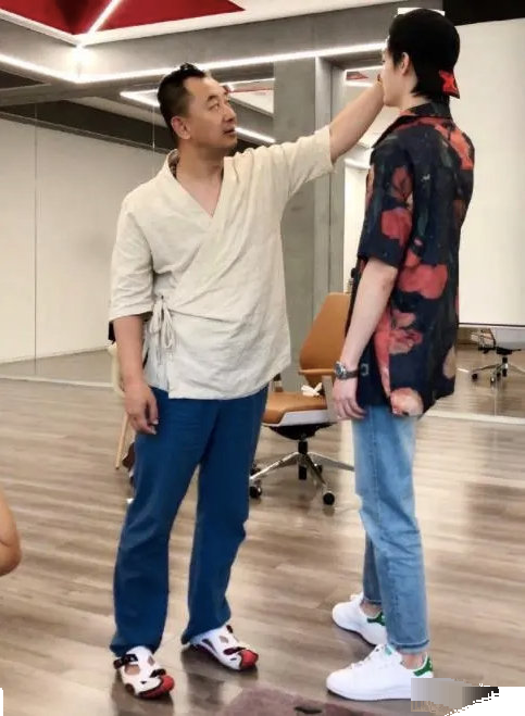 劣迹艺人|劣迹艺人都纷纷转到幕后教人演戏为人师表了 娱乐圈新的产业链生成