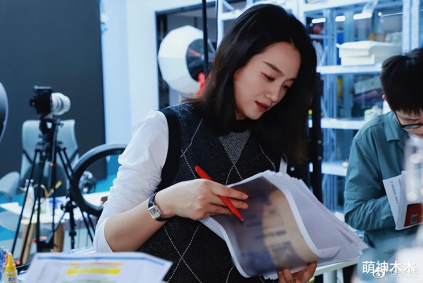 景甜|乐嘉线下捞金，田源直播讨要打赏，过气主持人境遇大不相同