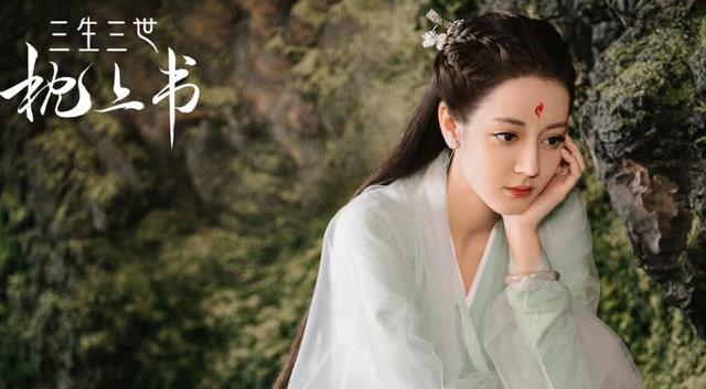 迪丽热巴|迪丽热巴身穿国风长裙，镜头下的她五官精致，着实让人惊艳