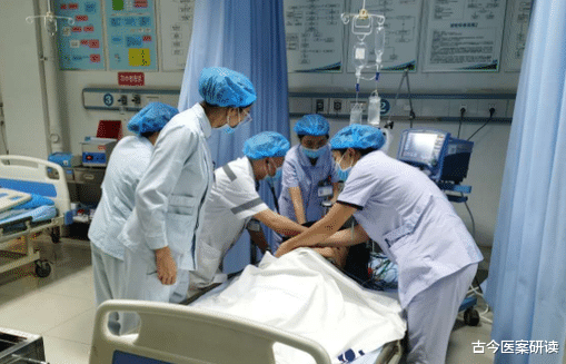 脑梗|?脑梗是吃出来的?已有人瘫痪,提醒:早餐常吃这2样,是给血管“添堵”