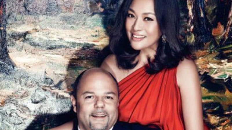 史可|58岁史可移居瑞士，与洋老公参加宴会打扮贵气，喝香槟生活惬意