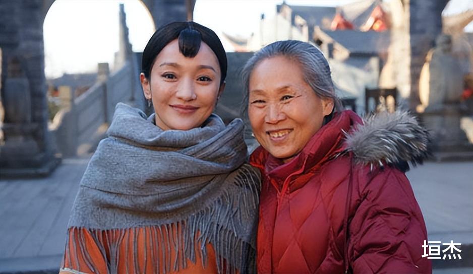 苇青|“百亿老太”苇青：60岁北漂，73岁拥有百亿票房，她的故事很励志