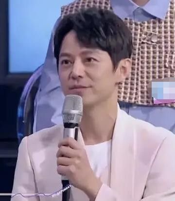 何炅|《快乐大本营》整改之后，快乐家族全部散了，何炅搭档AI机器人