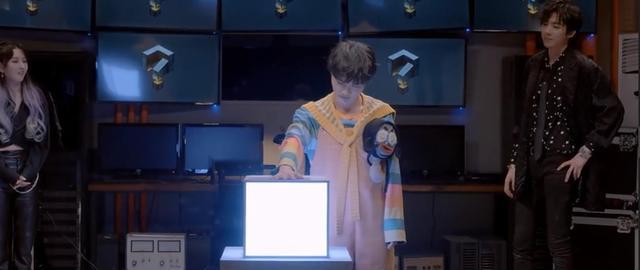 周深|推理吧：收官，歌迷不舍周深，传递仁孝正能量，崩溃痛哭引起热议