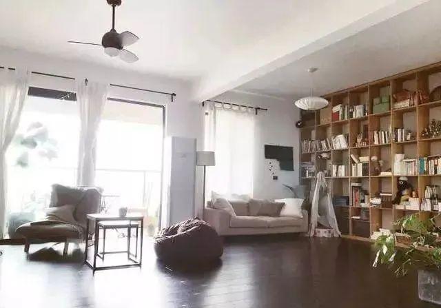 90后小夫妻任性装修，3室变1室，网友：摆明不想父母来家住！