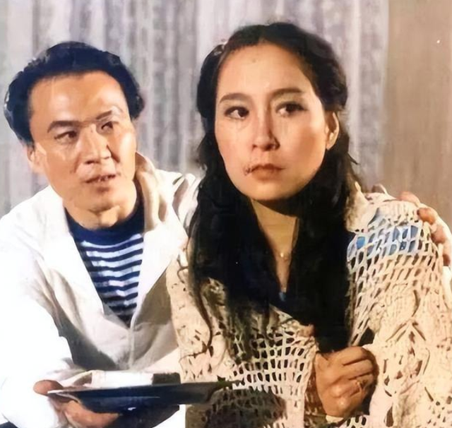 周野芒|演员周野芒：与奚美娟离婚后，火速再婚琼女郎