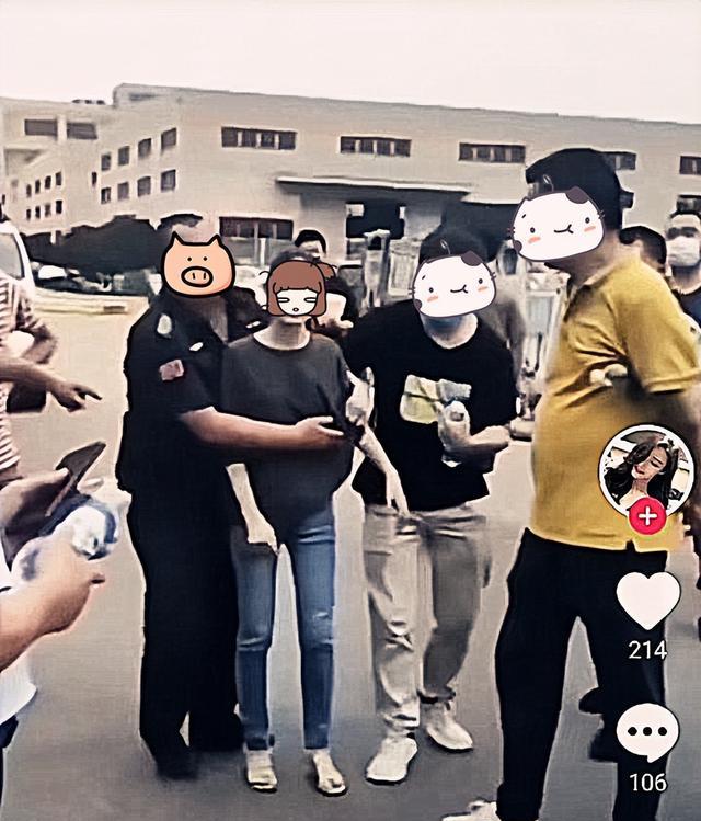 女子与人争吵,保安假意劝阻女子,下一秒,保安的手不安分了