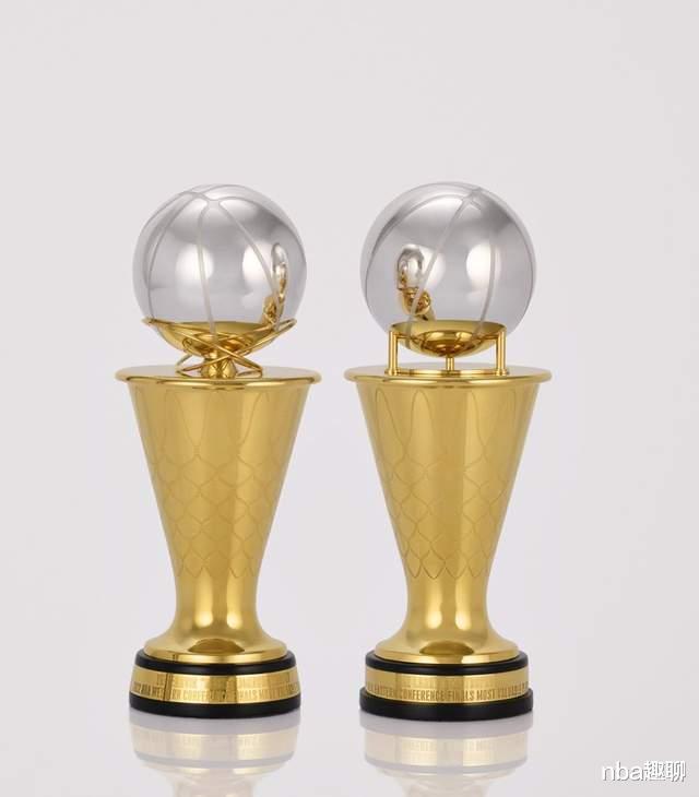拉里·伯德|联盟欠詹皇10个分区mvp？球迷：东决mvp应该以詹皇命名而不是伯德