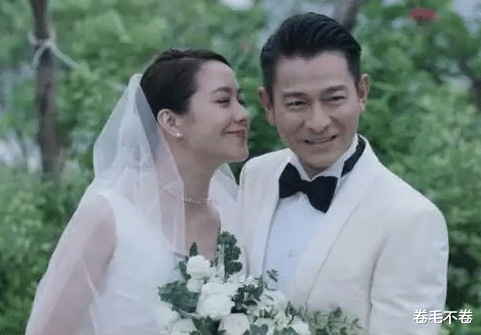 刘德华|她陪了刘德华25年,41岁仍未婚,眼睁睁看着他娶了别人