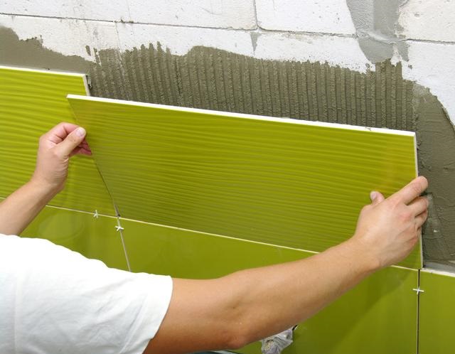 爸妈审美有毒！花35万全屋贴砖，入住问题不断，真想砸掉重装