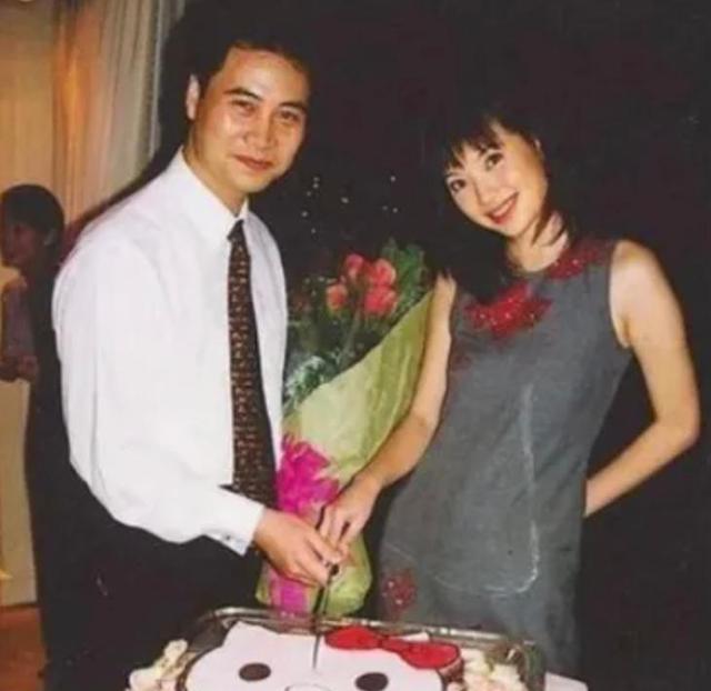 叶璇|叶璇“变脸”？6位港风女神容颜大改：有的圆脸变尖脸，有的脸僵